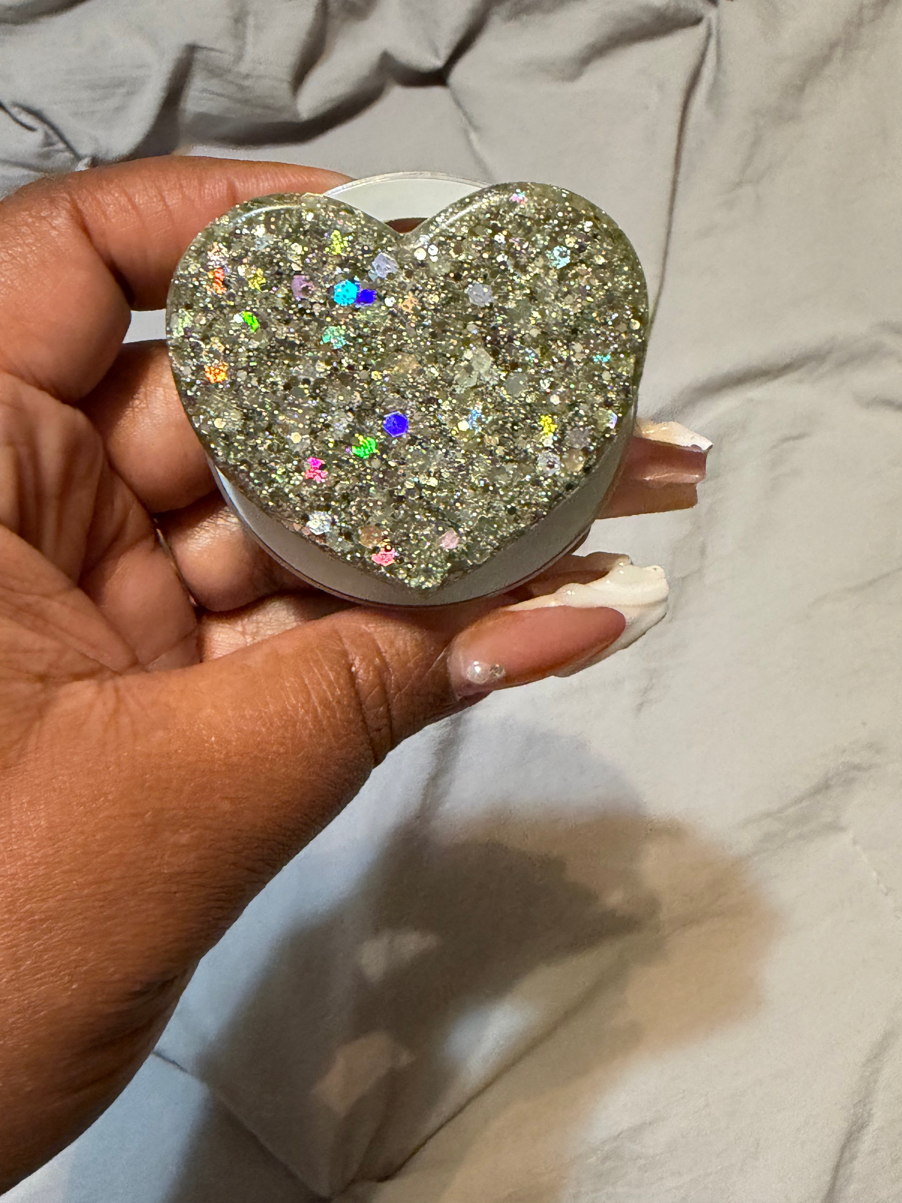 Silver glitter heart grip