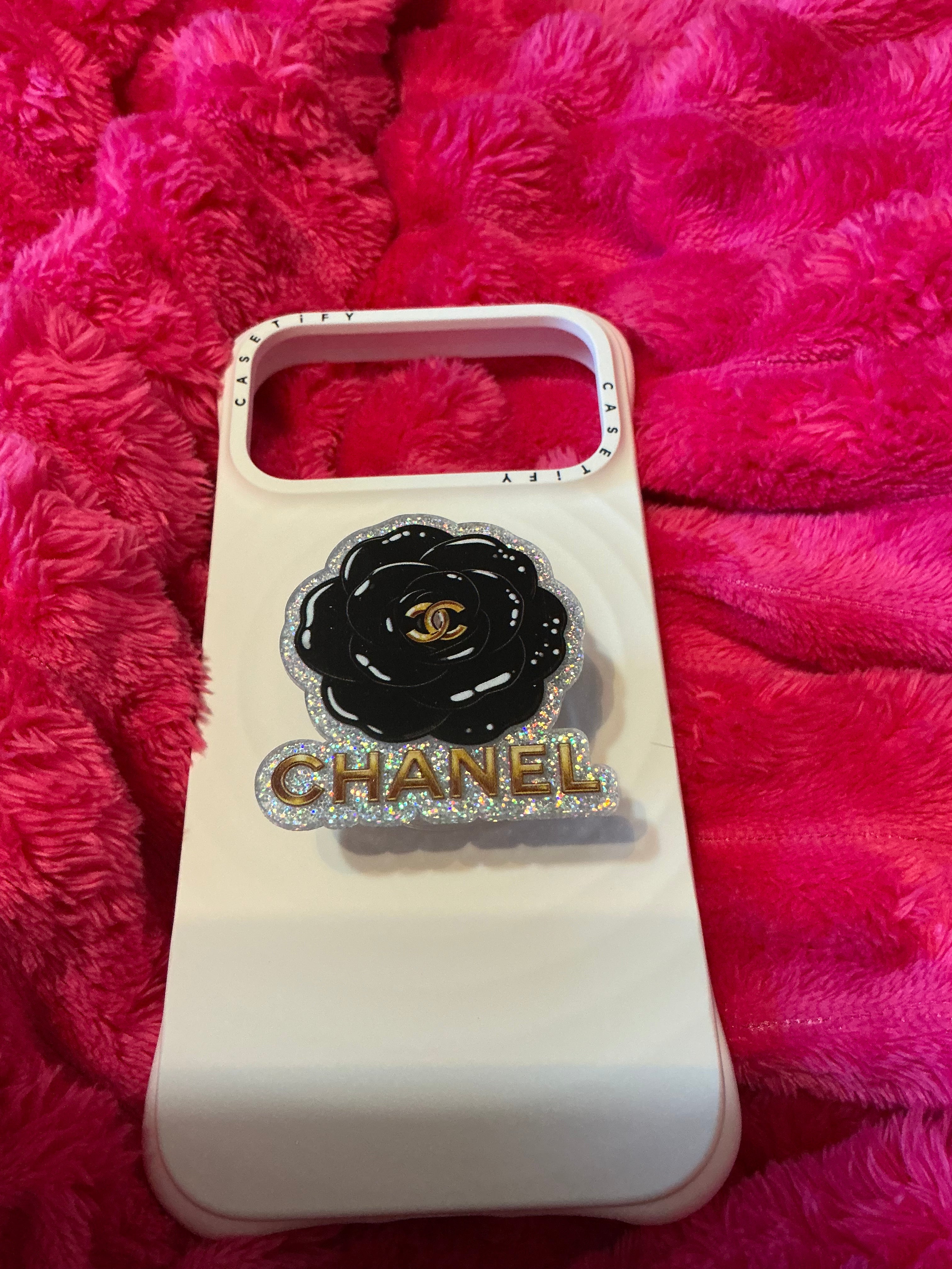 Black flower phone grip