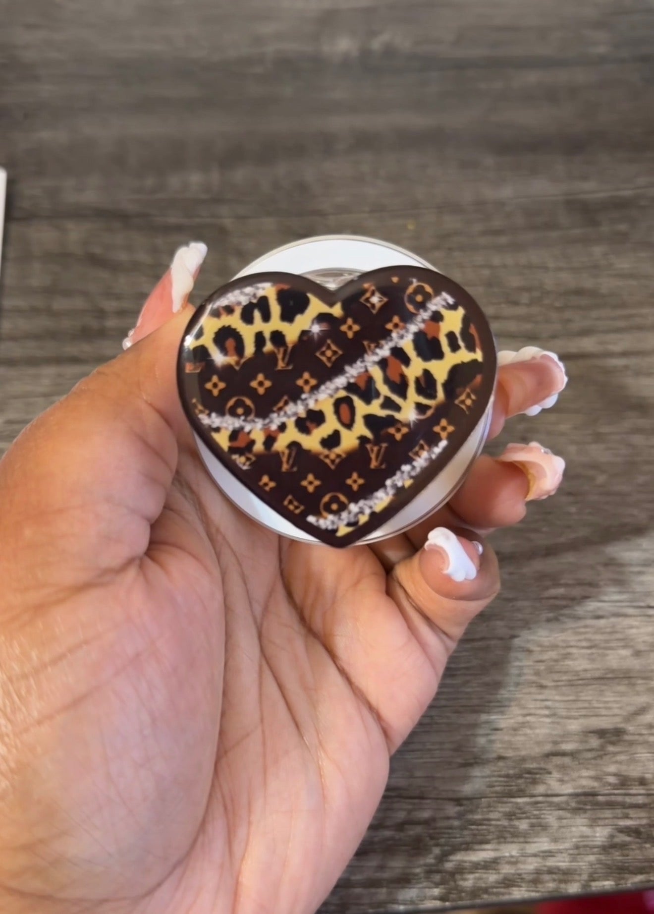 Pretty prints phone grip