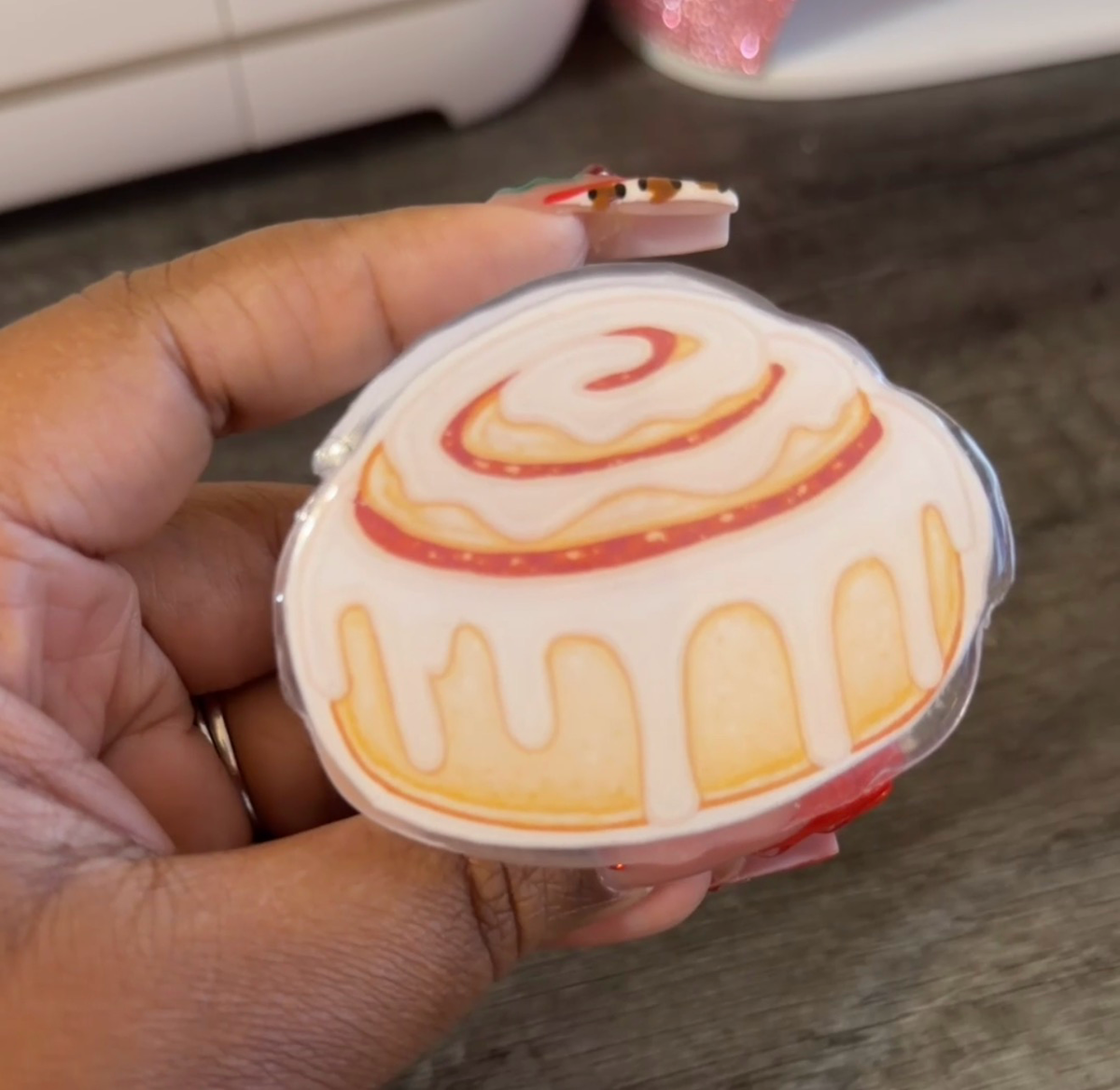 Cinnamon roll popsocket